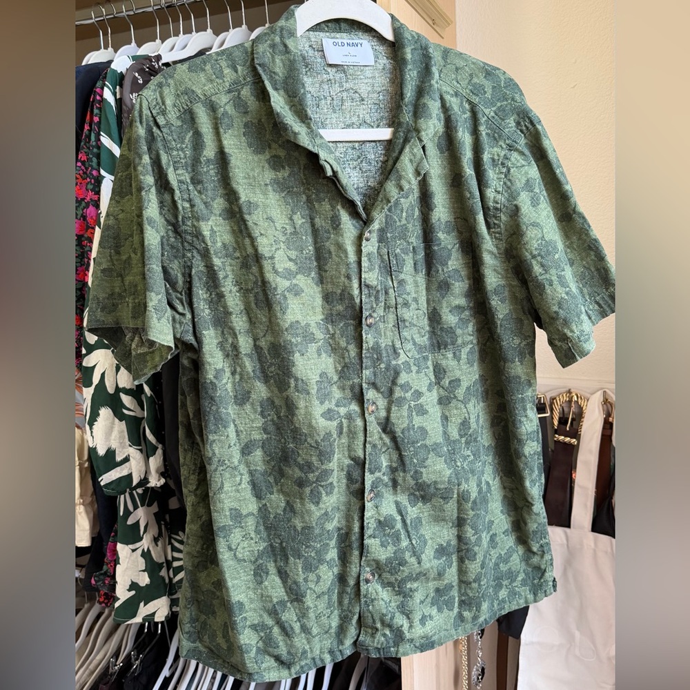 Men’s Floral Green Button Down Shirt
